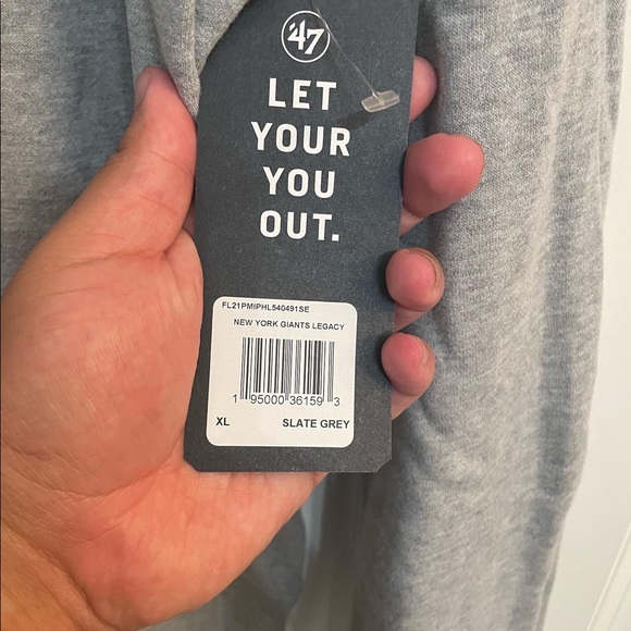 New York Giants Legacy Crewneck Sweatshirt - Picture 4 of 5